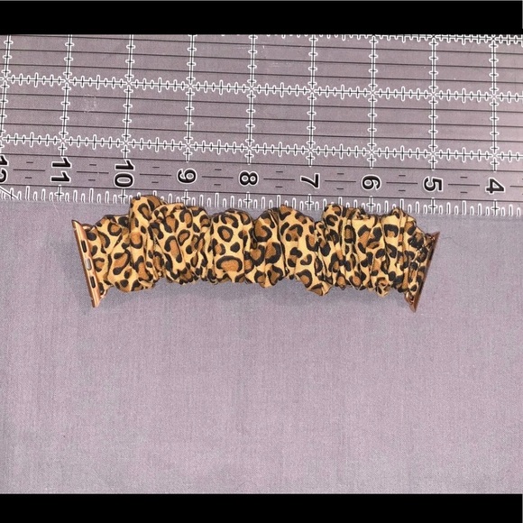 Cheetah print scrunchie watch band - Picture 1 of 1